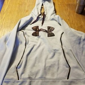 Under armour sweatshirt